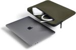 Incase Compact Sleeve in Flight Nylon for MacBook Pro 15" & 16" 4
